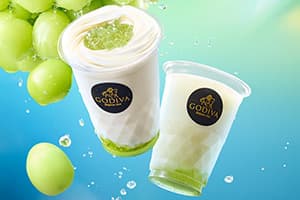 GODIVA『シャインマスカット ショコリキサー ＆ カカオ フルーツ ジュース』