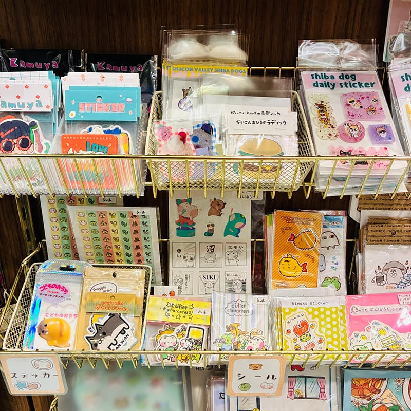 クーリエ『シール販売中です！』