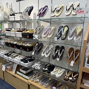 Kimono Shop あいこ泉中央店『\Calen Blossoカフェ草履大量入荷‼️/』